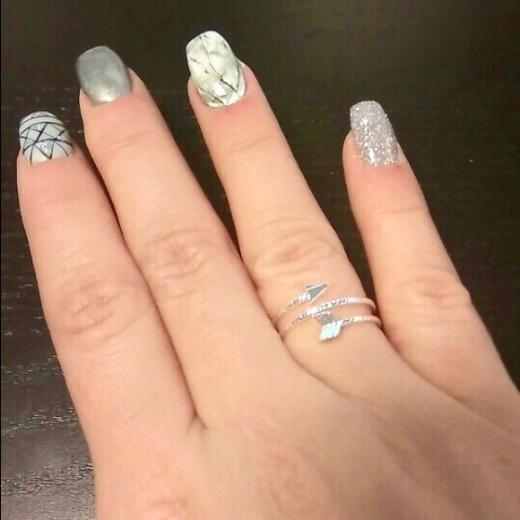 Arrow Ring - Picture 3 of 3